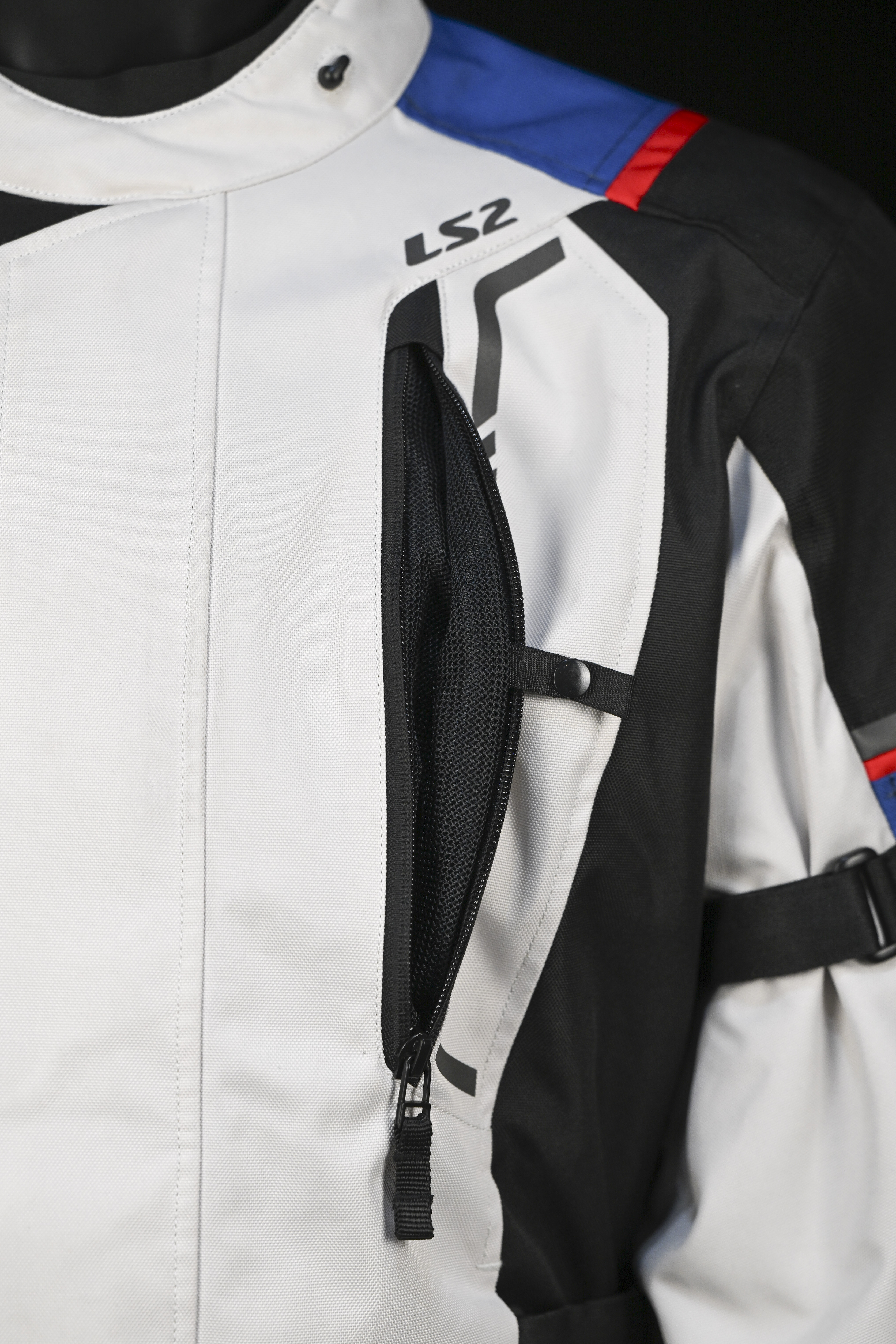 NARVIK ventilation zip DSC 9540